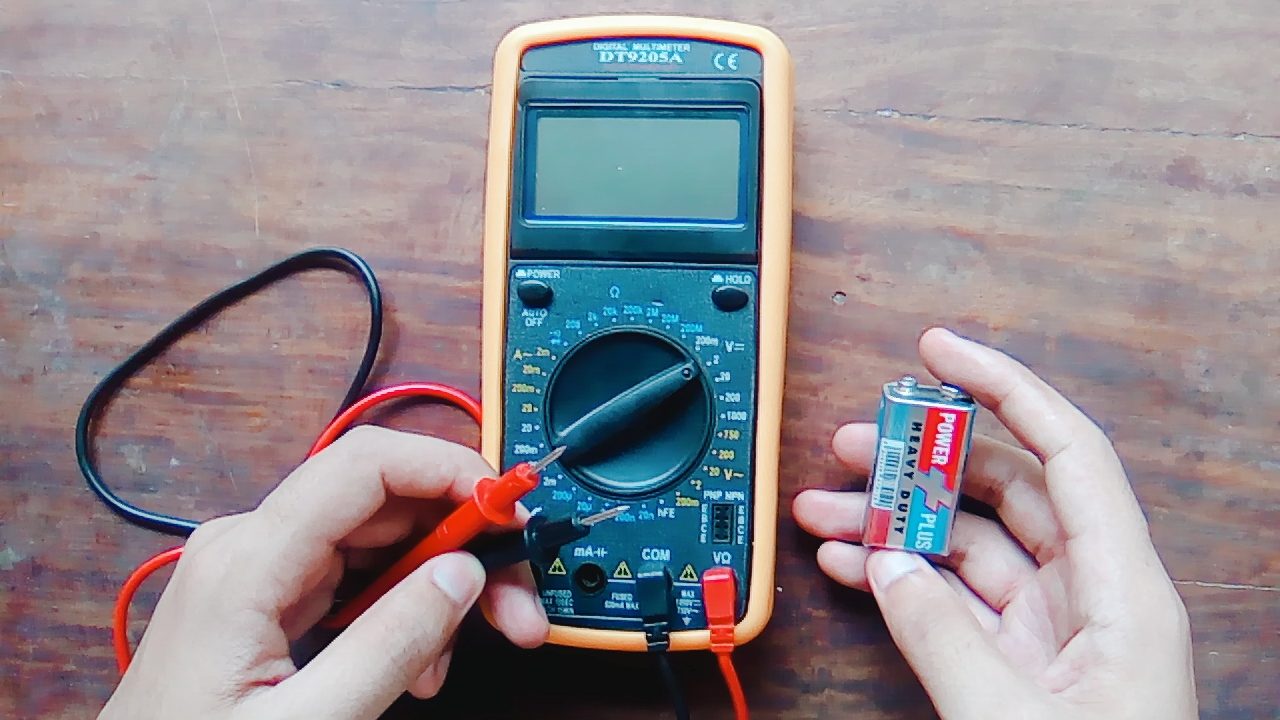 Change The Battery Of A Multimeter