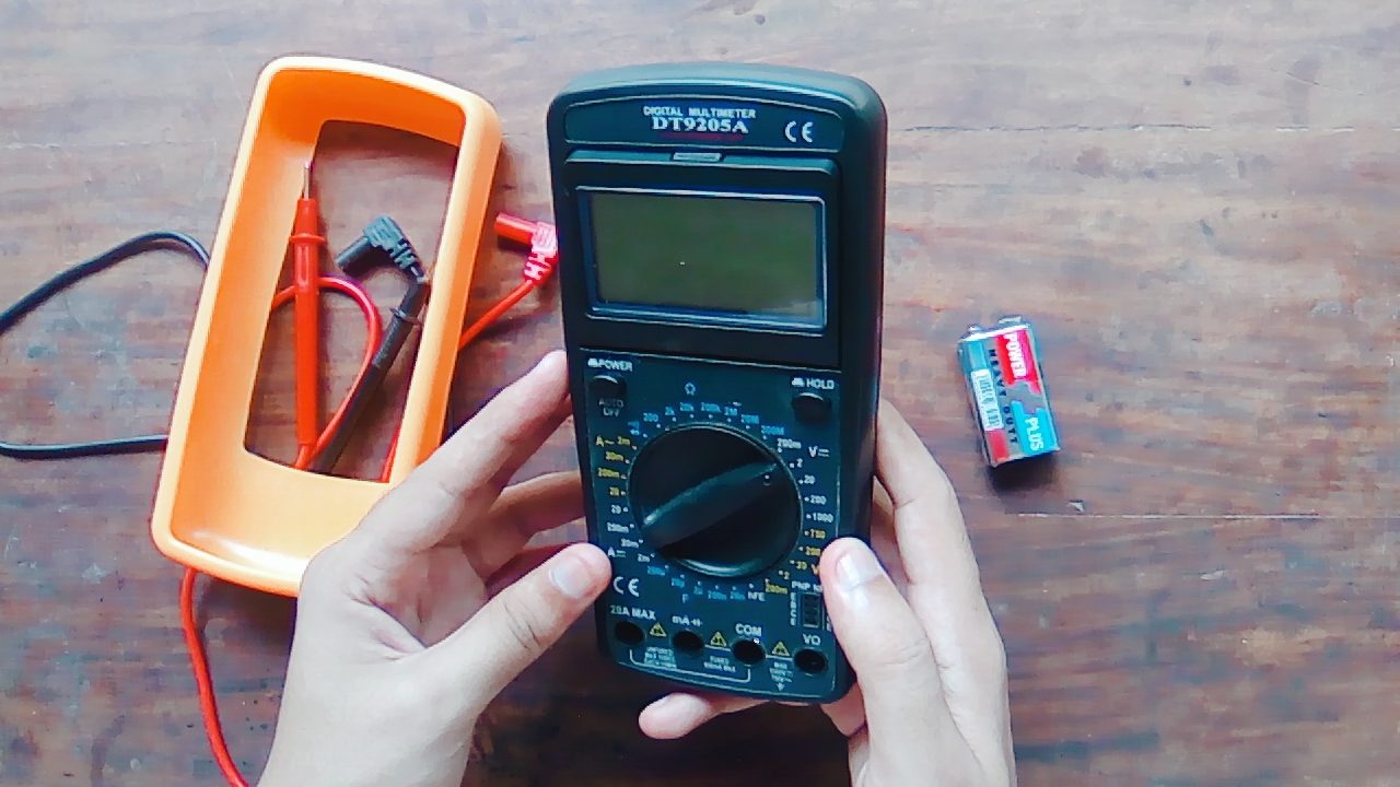 Change The Battery Of A Multimeter